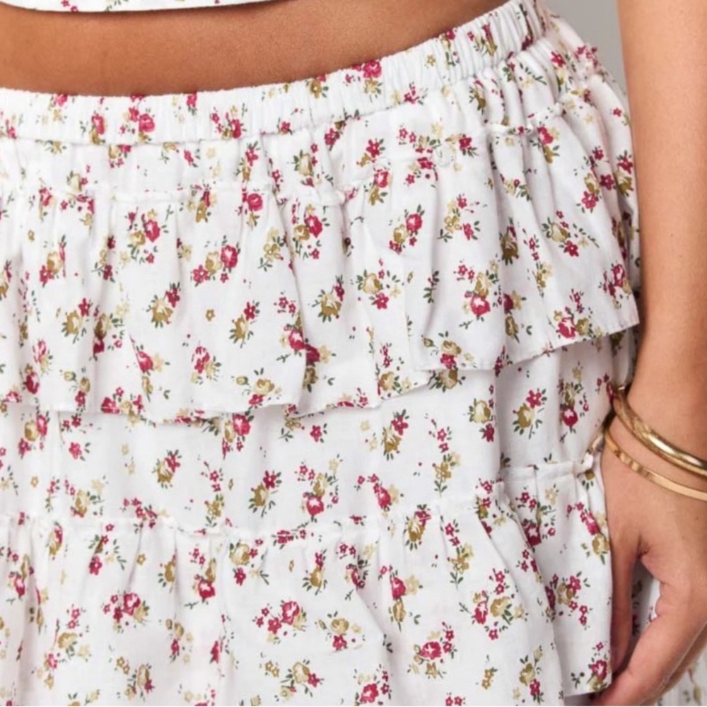 Beginning Boutique SET- Paisley white strapless floral top and ruffle maxi skirt - Picture 7 of 11
